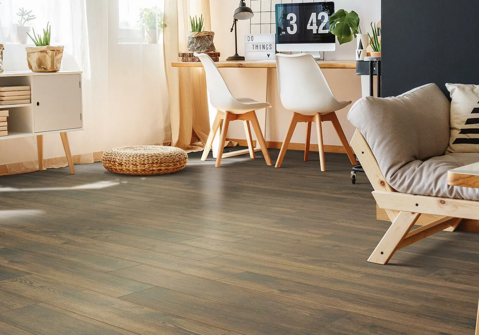 Laminate flooring | Creative Home Enhancements, Inc.